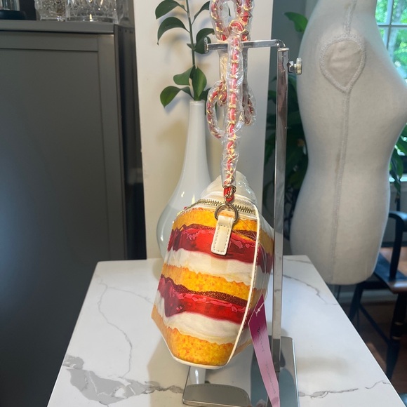 Betsey Johnson Shortcake Purse Kitsch NWT - Picture 6 of 16